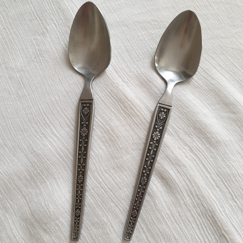 Beautiful vintage stainless - beautiful,