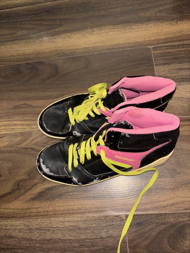 Used women trainer - used,