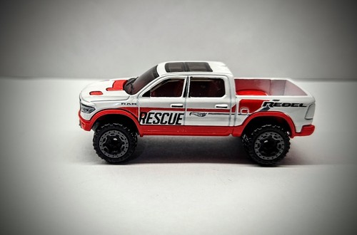 Hotwheels ram 1500 rebel - rebel,