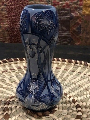 Moorcroft pottery 2002 blue - 2002, "blue