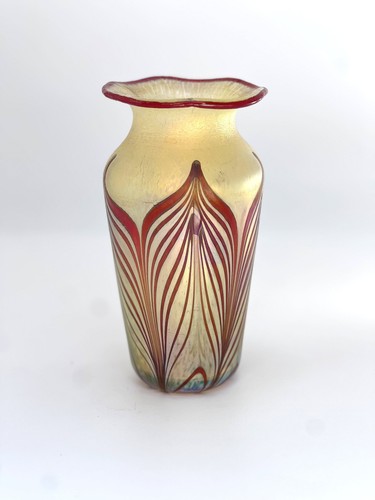 Gold aurene vase with - gold, red
