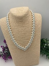 Necklace daisy costume jewellery handmade beaded  white, glass  (B3)