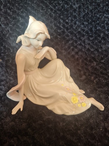 Vintage porcelain sitting - vintage,