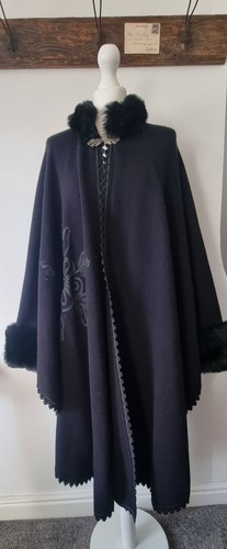 Beautiful black cape cloak - beautiful, fur