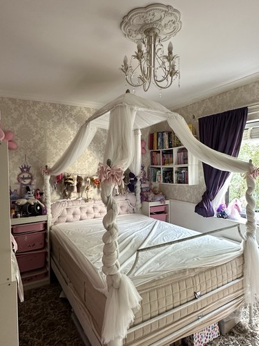 Four poster bed - four,
