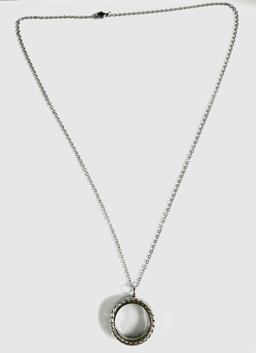 Elegant round floating locket - floating,