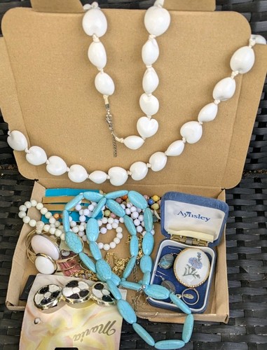 Aynsley costume jewellery - costume,