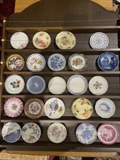 Twenty Four Franklin Mint Great Porcelain Houses of the World Miniature Plates
