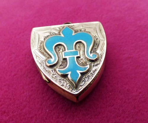 Victorian shield locket 9ct - shield,
