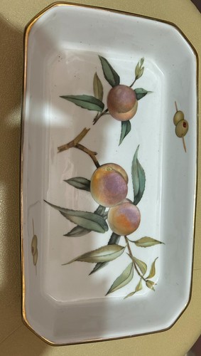 Royal worcester evesham gold - worcester,