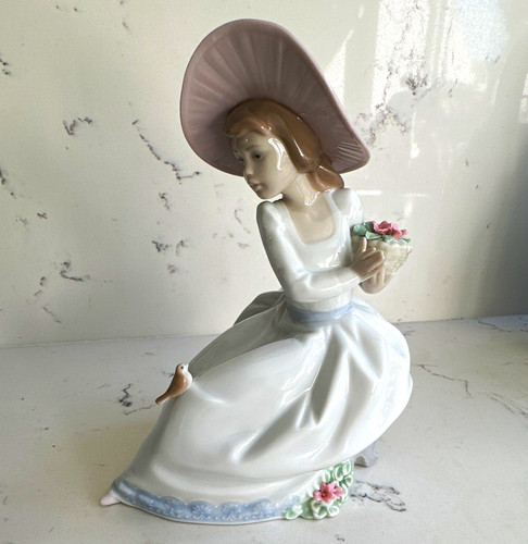 Porcelain seated girl - porcelain, figurine