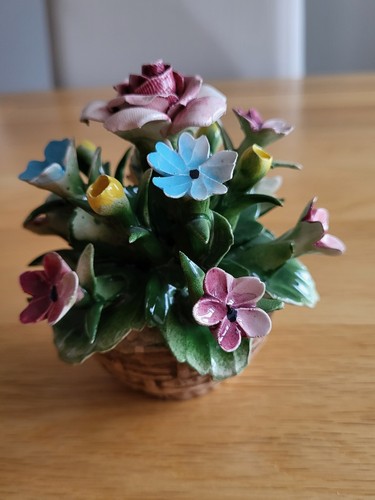 Capodimonte basket flowers - of,