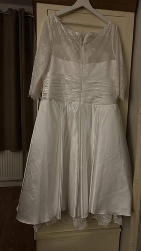 Never worn wedding dress - wedding, size