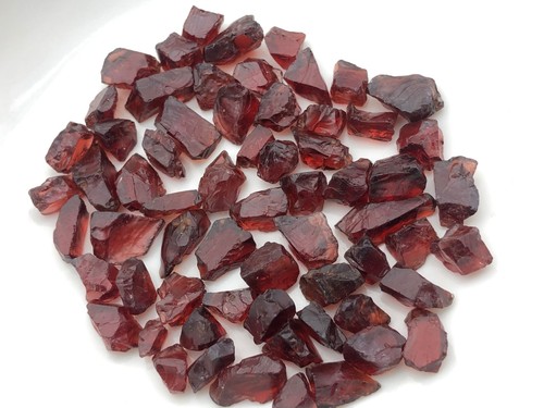 Natural rhodolite garnet - garnet, rough