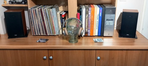 Bowers and wilkins - b&w, /