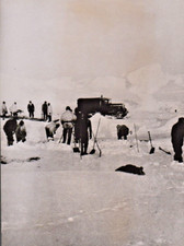 SECOND BYRD ANTARCTIC EXPEDITION  SNOW TRACTOR VEHICLE PERIOD  PHOTO