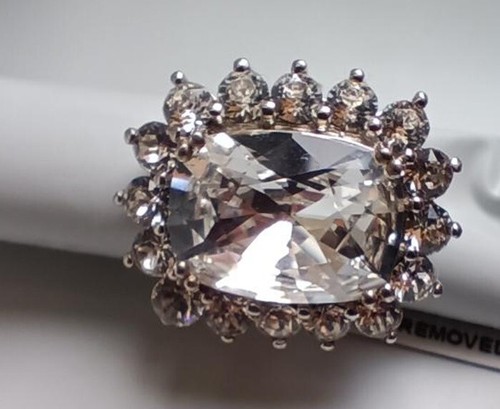 Large white swarovski crystal - white,