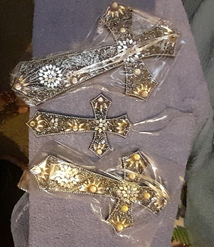 Black and gold - black,