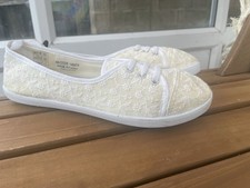 Embroidered ivory And White