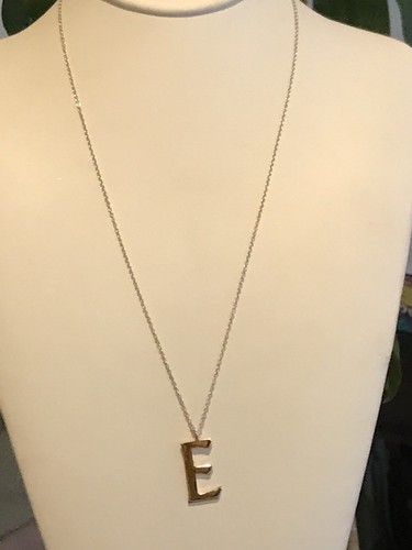 Initial pendant necklace - e,