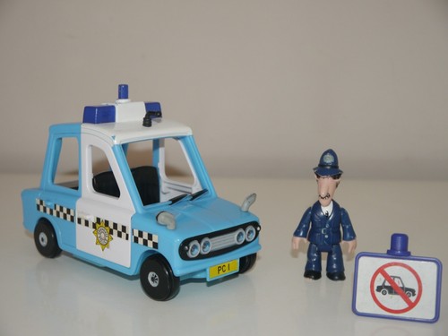 Postman pat police car - car, pc