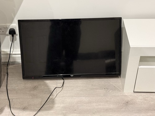 Bush flat screen black wall - screen,