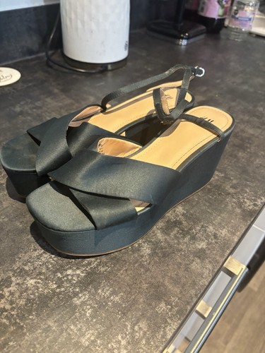 Women green wedges size 5 - green,