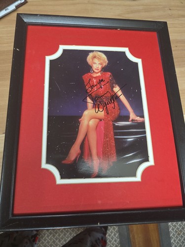 Tammy wynette autographed - wynette,