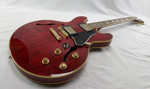 Electric guitar 335 style - es,