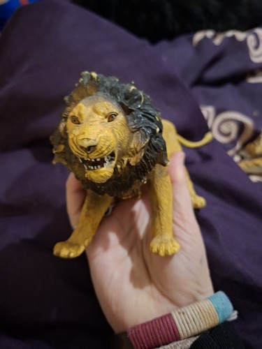 1980 large aaa lion rubber - large,