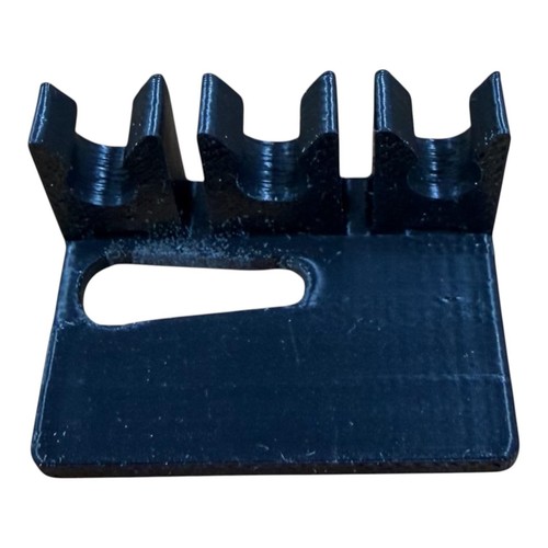 Bulk head brake pipe clip - pipe,