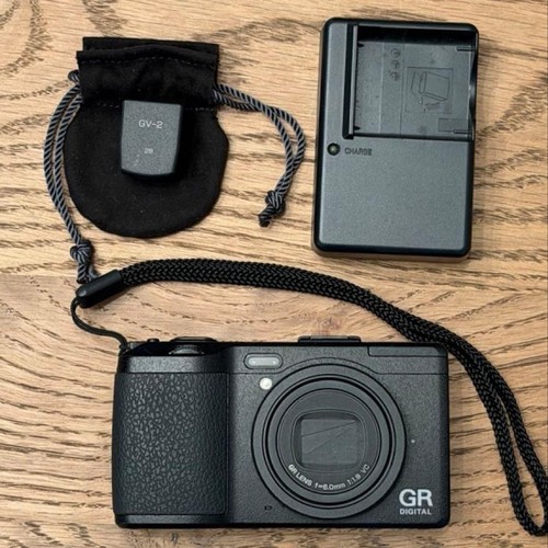 Ricoh digital compact - iv,