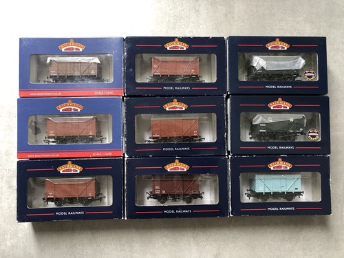 Boxed bachmann vans - 9,