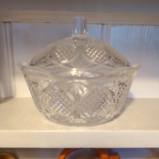 Vintage Retro Clear moldedl Glass Jar Container sweet candy or jewel bowl & lid 