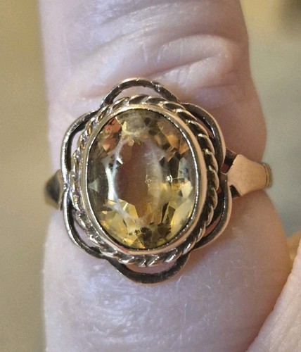 Ladies 9ct gold gem - 9ct, set