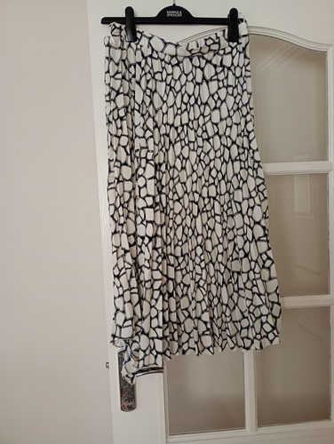 Size ivory black - 10,