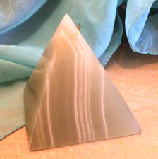 Vintage Green Onyx Pyramid Paperweight Obelisk Healing Gemstone Decoration Gift