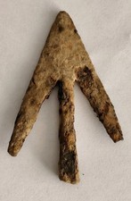 ANCIENT ROMAN IRON POINTED