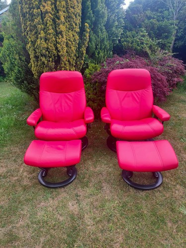 Pair stressless consul - of,