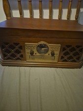 Zennox D3939 Retro Music System Record CD Player. Turntable FM Radio