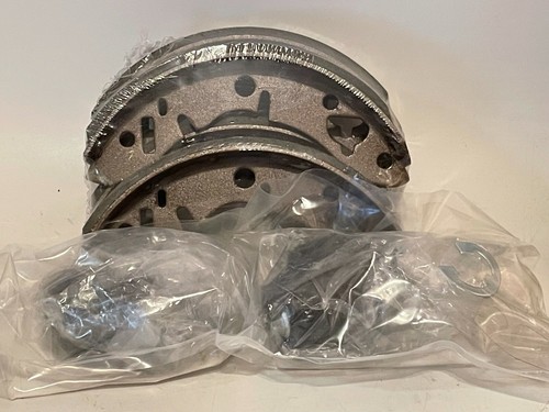 Bond bug rear brake shoes - bond,