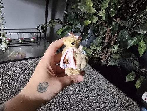 Deb canham miniature artist - canham,