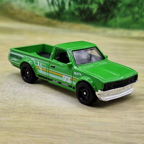 Hot wheels datsun - hot, 620