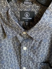 Men’s Volcom Short Sleeved