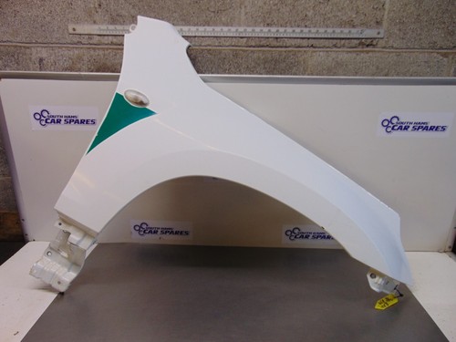 Suzuki vitara white - white, wing