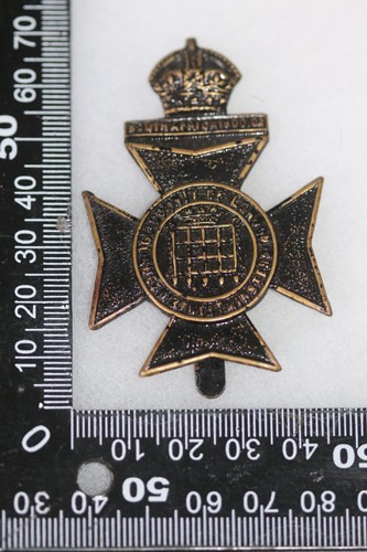 British army metal cap badge - metal,