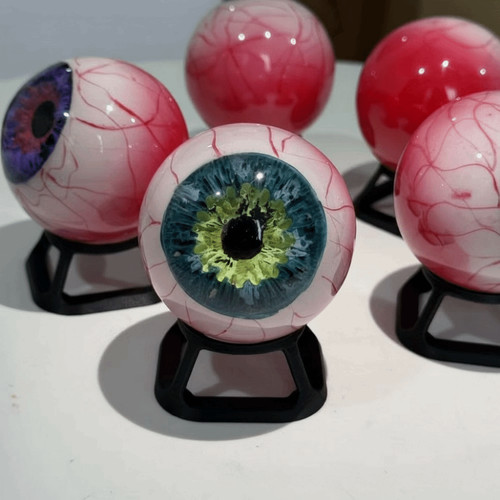 Hyper realistic monster eye - hyper-realistic,
