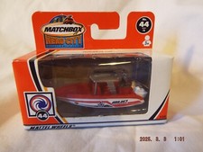 MATCHBOX  CENTRE-CONSOLE BOAT