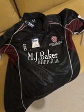 Somerset Signed cricket  2010 1 Day Shirt. Signed By Full Squad 