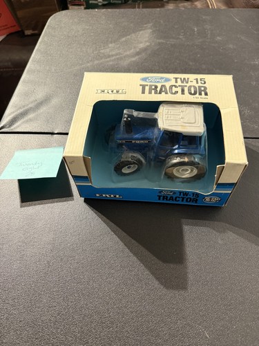 Ford tractor die cast - tw-15,